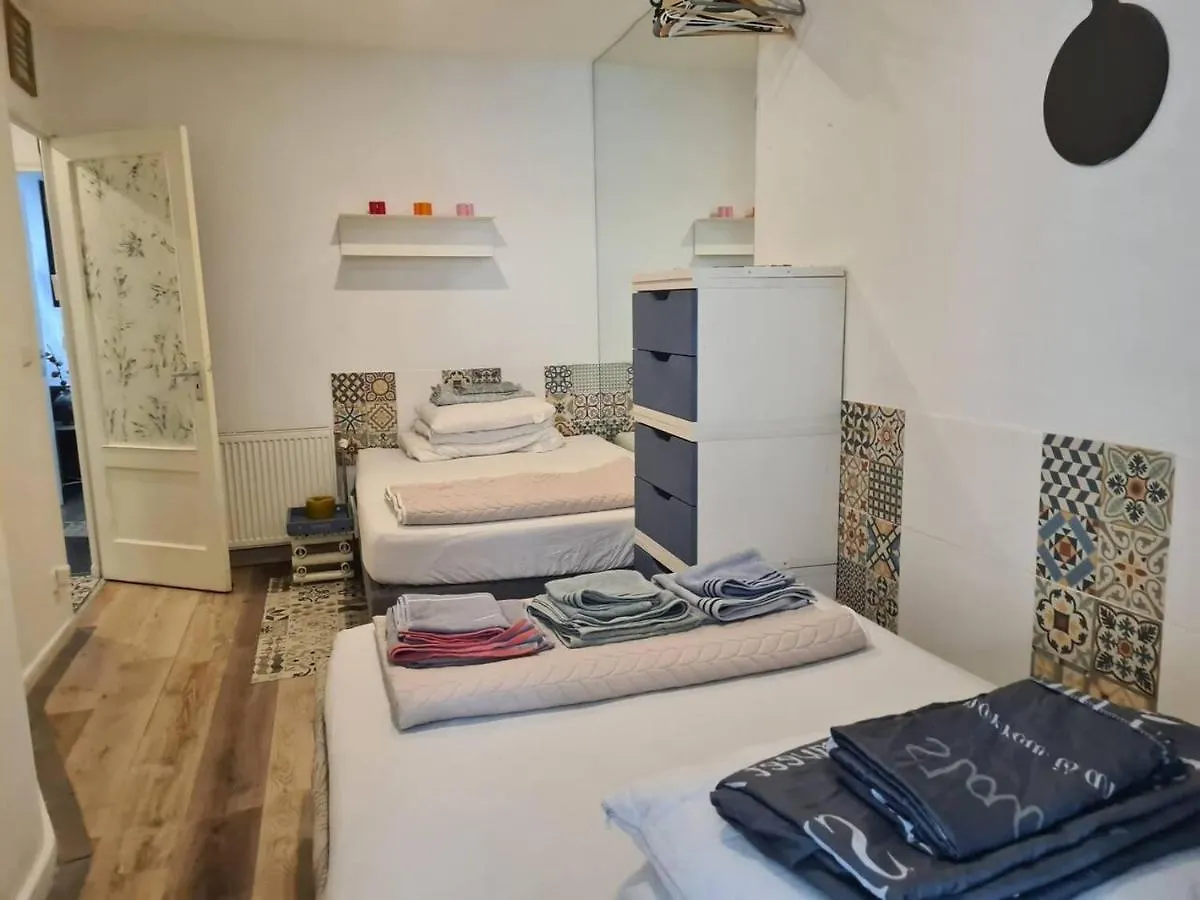 Holiday home Nice 2 Double Bed In Sunny House In Amsterdam West